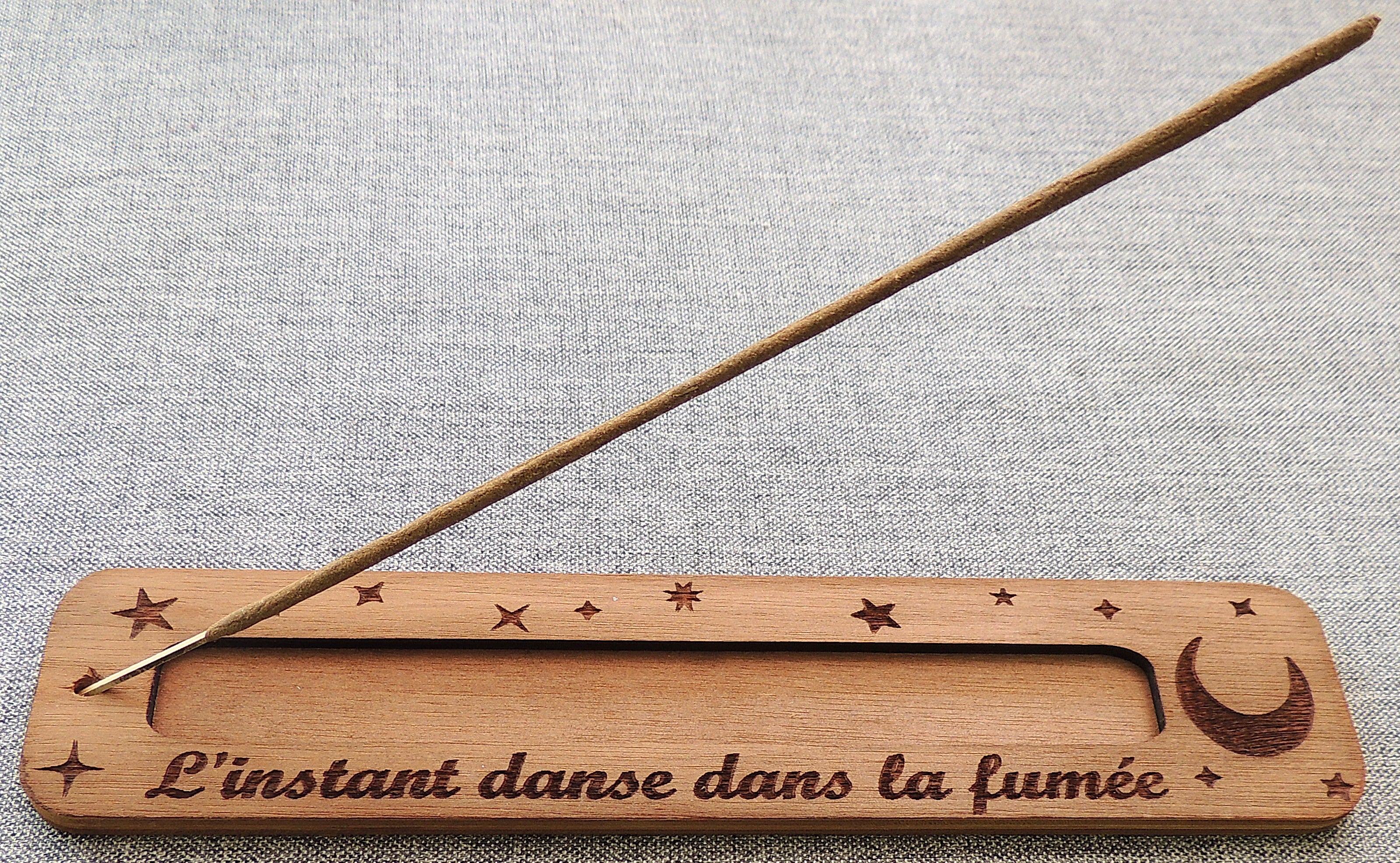 Support à encens en bois l'instant danse dans la fumée à personnaliser