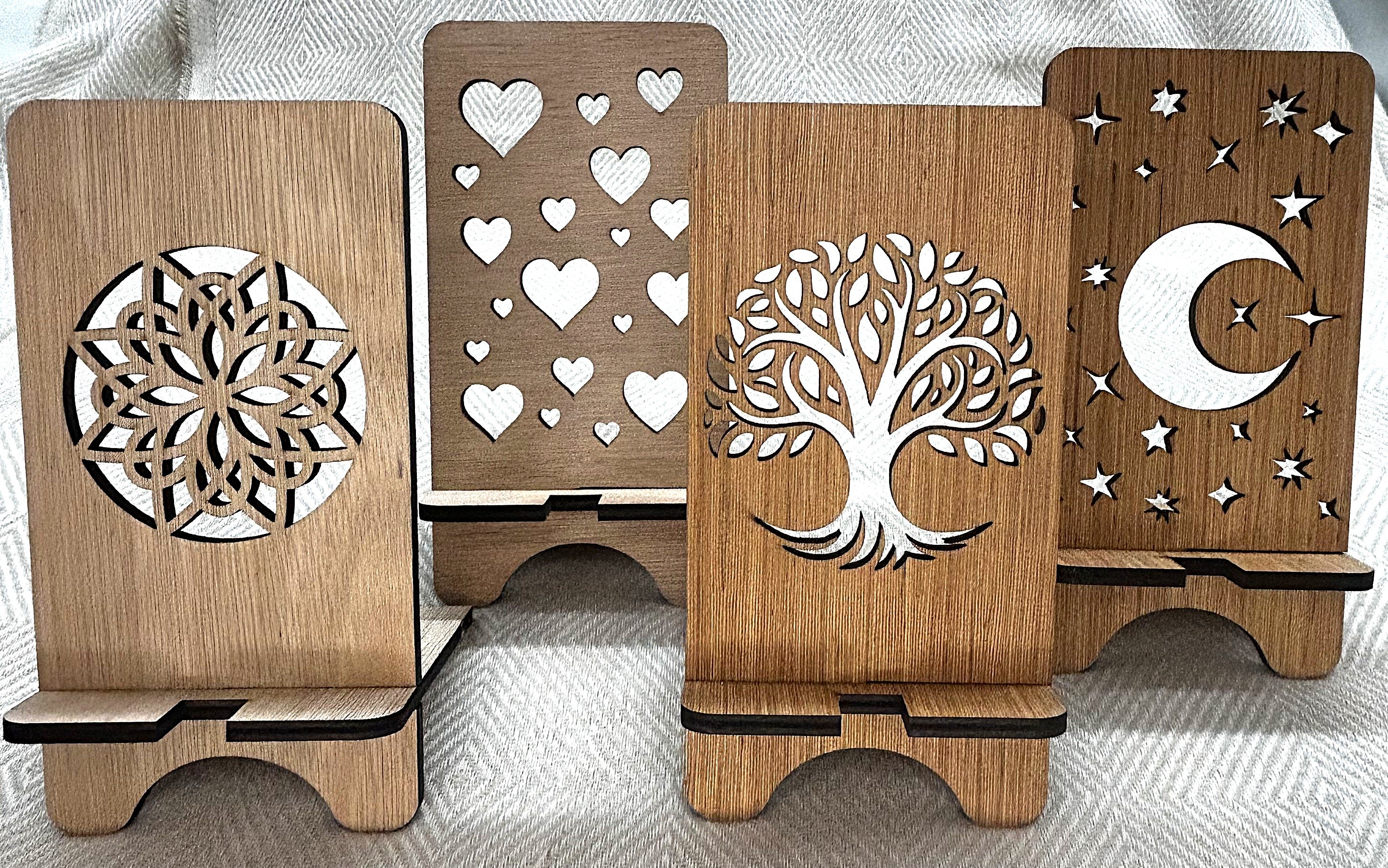 Support de téléphone en bois design bien être au choix à personnaliser