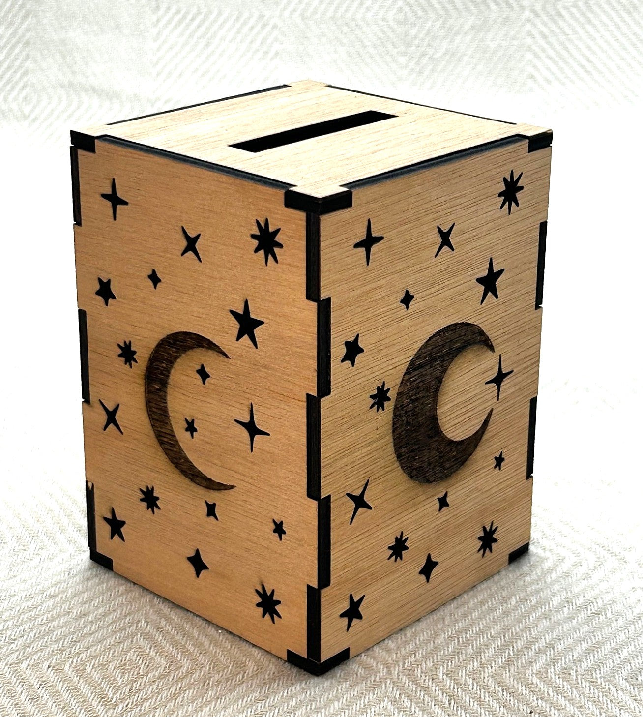 Tirelire en bois design naturel et bien être au choix à personnaliser