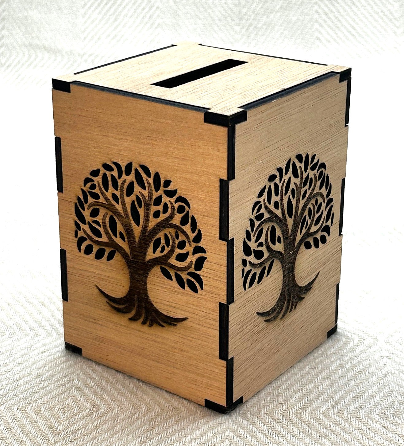 Tirelire en bois design naturel et bien être au choix à personnaliser